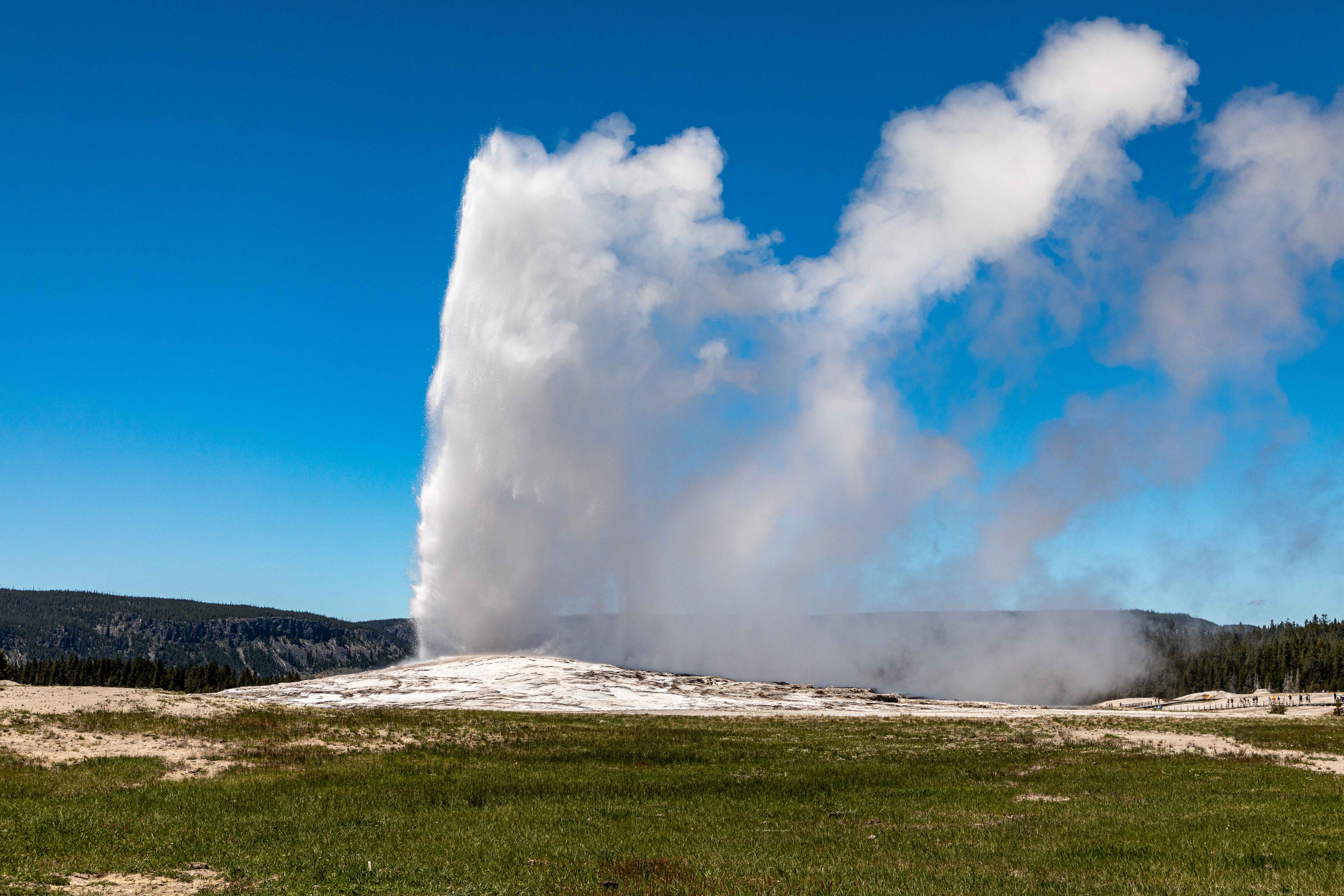 Ancient Secrets Locked in Lake Sediments (Image Credits: Wikimedia)