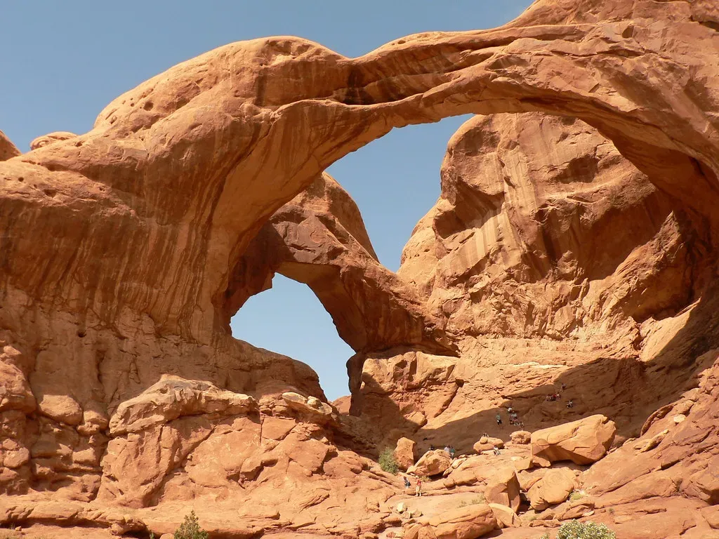 4. Arches National Park, USA – Stone Fins Turned into Gravity-Defying Arches (Jirka Matousek, Flickr, CC BY 2.0)
