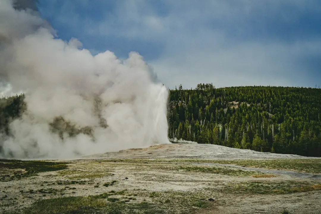 Old Faithful and the Geyser Basins of Yellowstone (Image Credits: Unsplash)