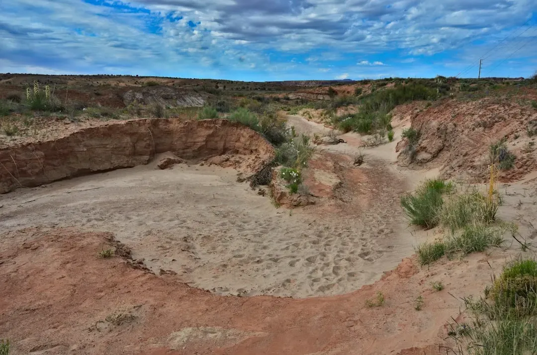 Desert Landscapes Sculpted by Long-Gone Streams (Image Credits: Unsplash)