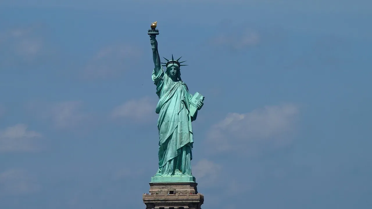 Conclusion: What Lady Liberty’s Slow Descent Says About Us (Image Credits: Pixabay)