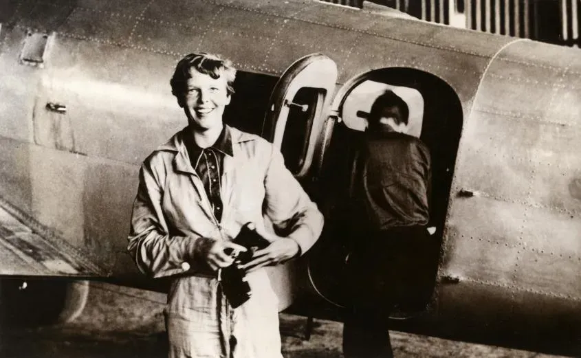 3. The disappearance of Amelia Earhart (Pilote Amelia Earhart / Pilot Amelia Earhart, No restrictions)