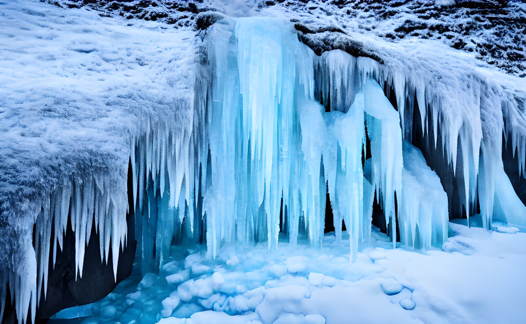 The Mpemba Effect: When Hot Water Freezes Faster Than Cold (Image Credits: Unsplash)