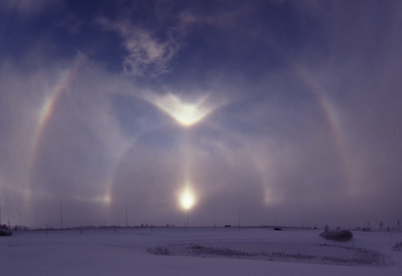 Sundogs: Side Suns Born of Geometry (Image Credits: Wikimedia)