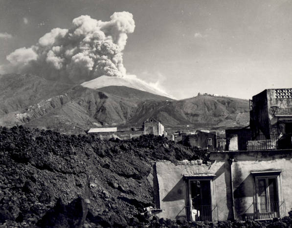 Aries: The Explosive Power of Mount Vesuvius (Image Credits: Wikimedia)