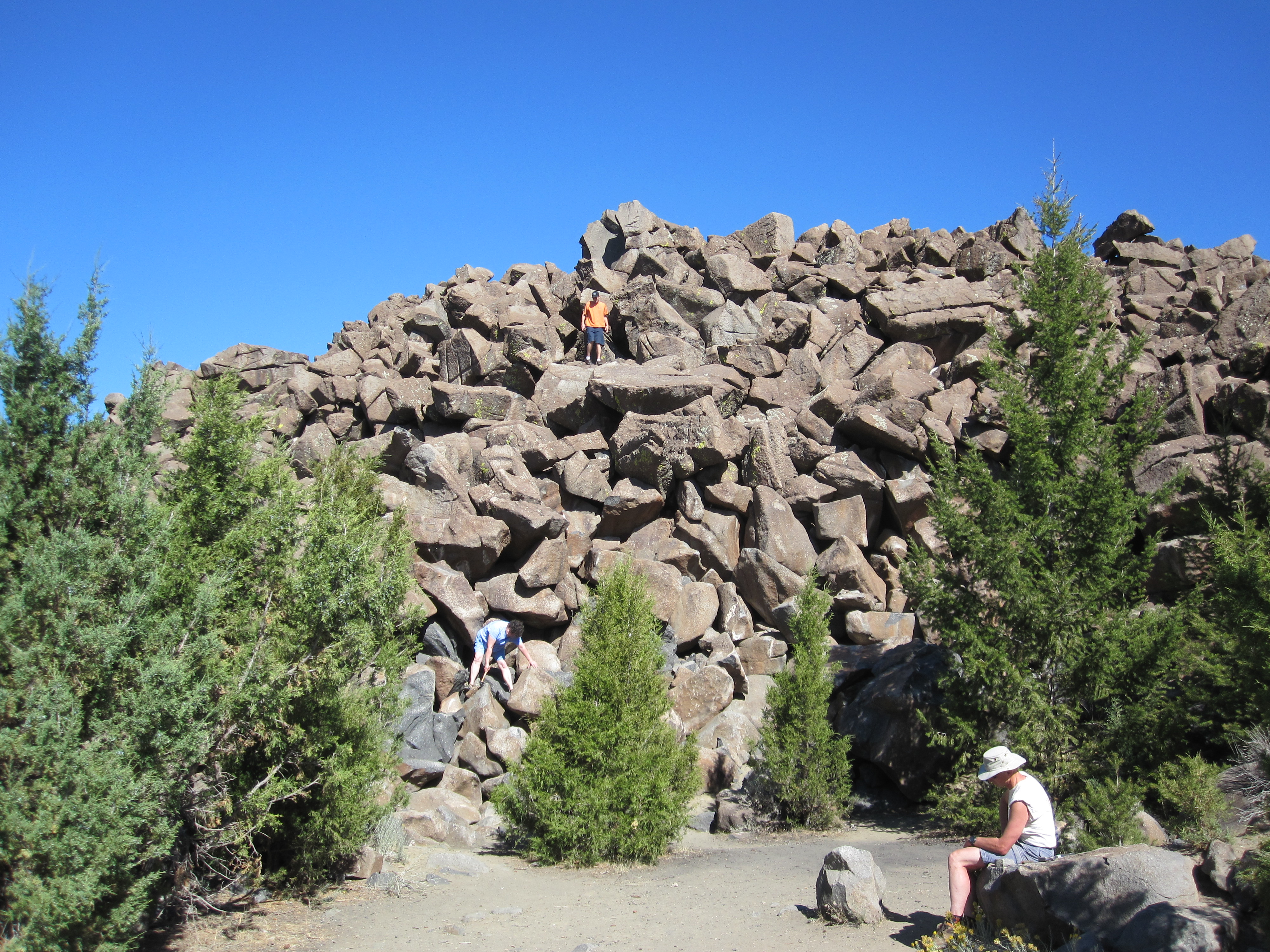 The Ringing Rocks of Pennsylvania - Stones That Sing (Image Credits: Wikimedia)