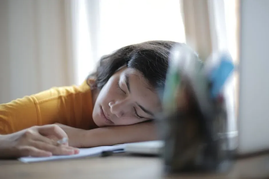 When Falling Asleep Mid-Problem Might Signal Something Else (Image Credits: Pexels)