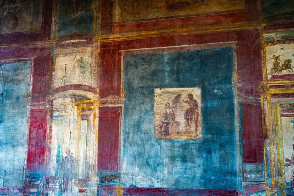 #18 - Pompeii's Fresh Frescoes and DNA Surprises (Image Credits: Pexels)