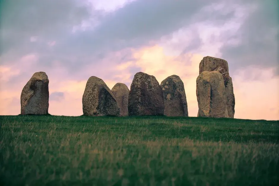 Silence in Stone: No Texts, Few Clues (Image Credits: Pexels)