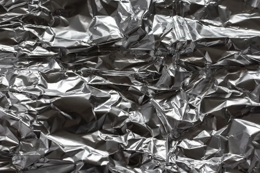 6. Aluminum Foil: Thin, Shiny, And Shockingly Resilient (Image Credits: Unsplash)