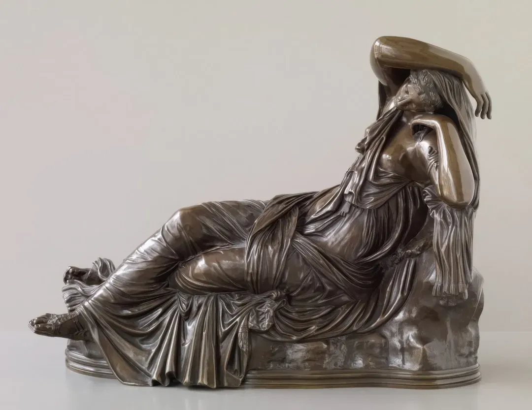 8. Leaded Bronzes That Flow Like Water, Not Lava (Image Credits: Unsplash)