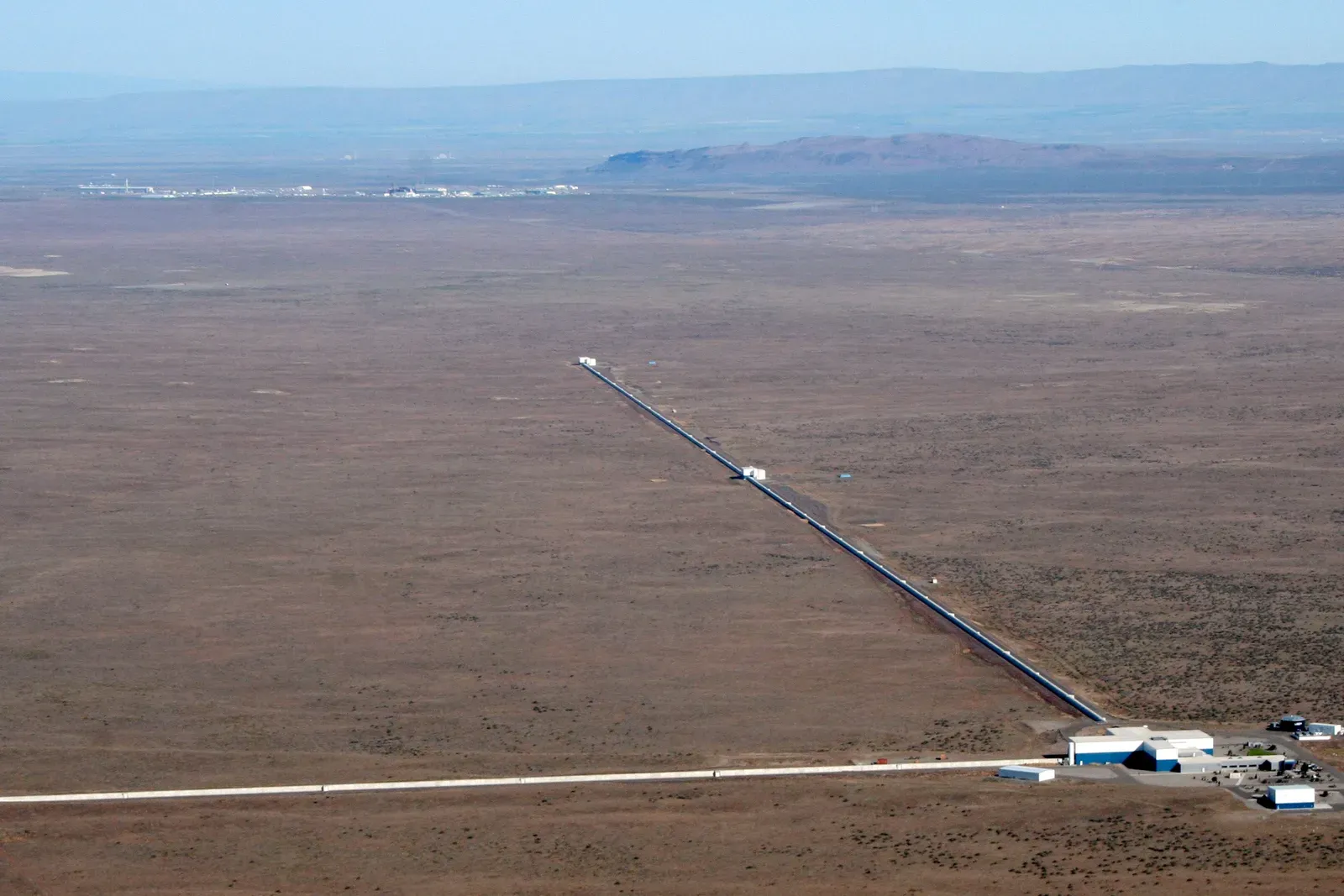 LIGO: The Observatory That Listens to the Universe (Image Credits: Wikimedia)