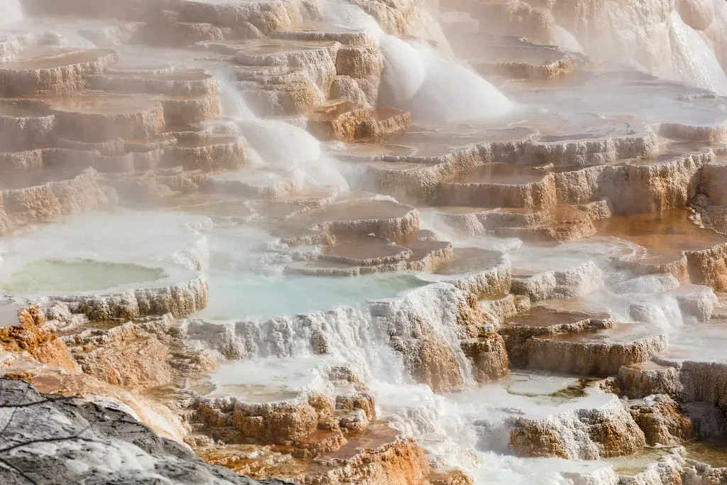 Pamukkale’s Terraces, Türkiye (Image Credits: Flickr)