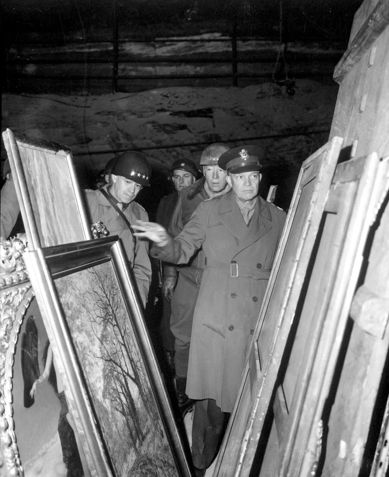 #5 - Nazi-Looted Art That Suddenly "Needed Conservation" (This tag does not indicate the copyright status of the attached work. A normal copyright tag is still required. See Commons:Licensing., Public domain)