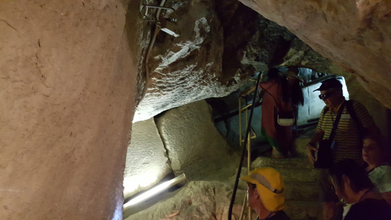 Hidden Chambers in the Great Pyramid (Image Credits: Wikimedia)