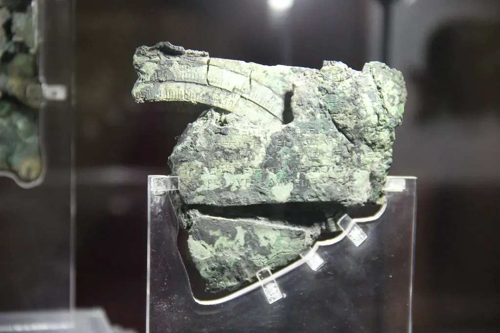 #9 The Antikythera Shipwreck: A Laptop From The Ancient World (Image Credits: Flickr)