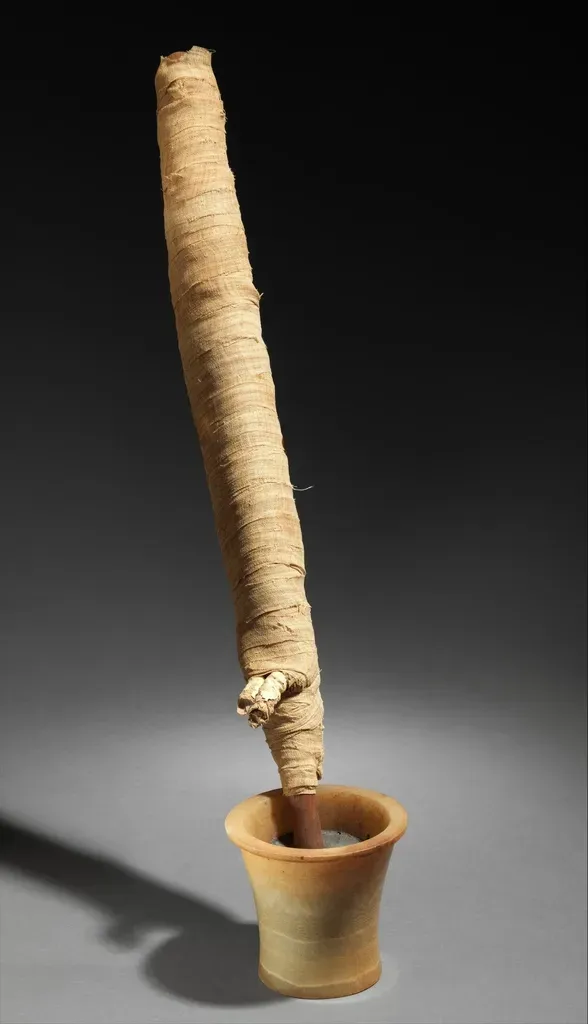 The Imiut fetish: A skin on a pole with no clear origin (Image Credits: Rawpixel)