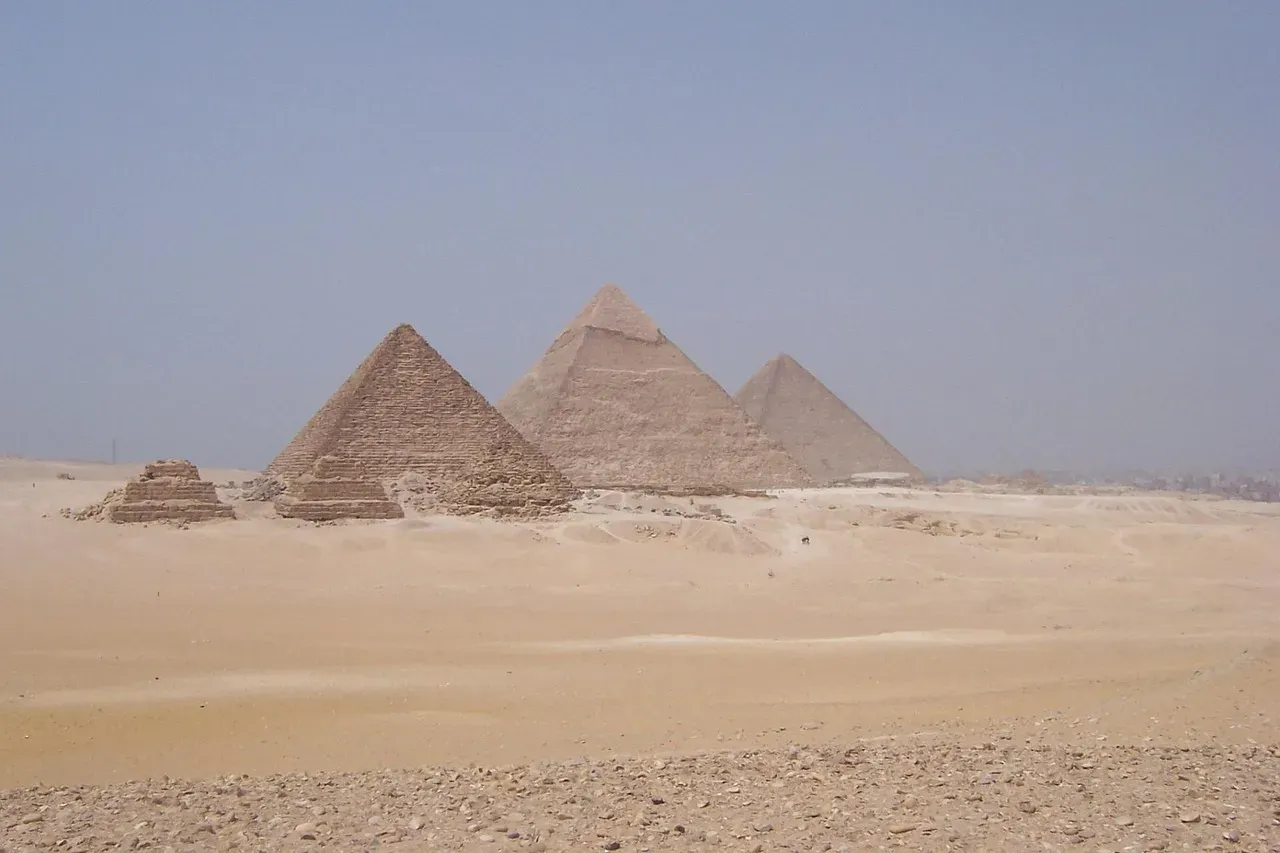 #10 - The Egyptian Tomb that Vanished Under Its Own Rubble (Image Credits: Pixabay)