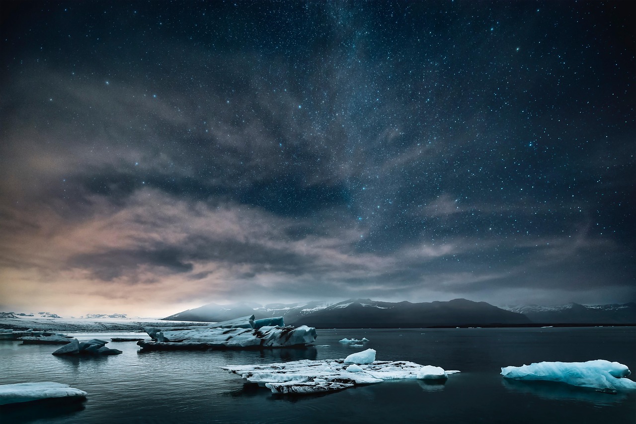 Connections to Astrobiology and Extraterrestrial Life (Image Credits: Pixabay)