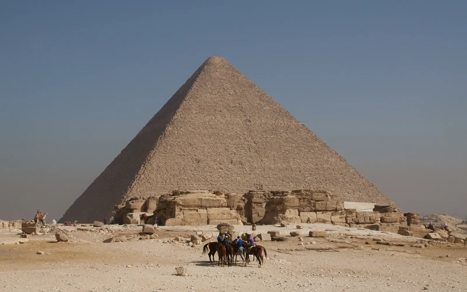 #4 - The Great Pyramid of Giza, Egypt: Solar Geometry Hiding in Plain Sight (By kallerna, CC BY-SA 3.0)