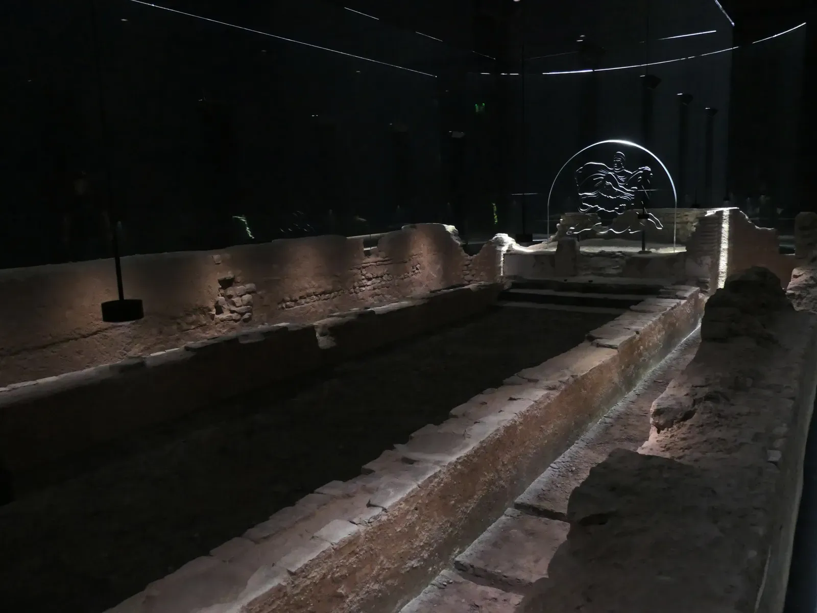 #1 The London Workers Who Kept Tripping Over History (By amandabhslater, CC BY-SA 2.0)