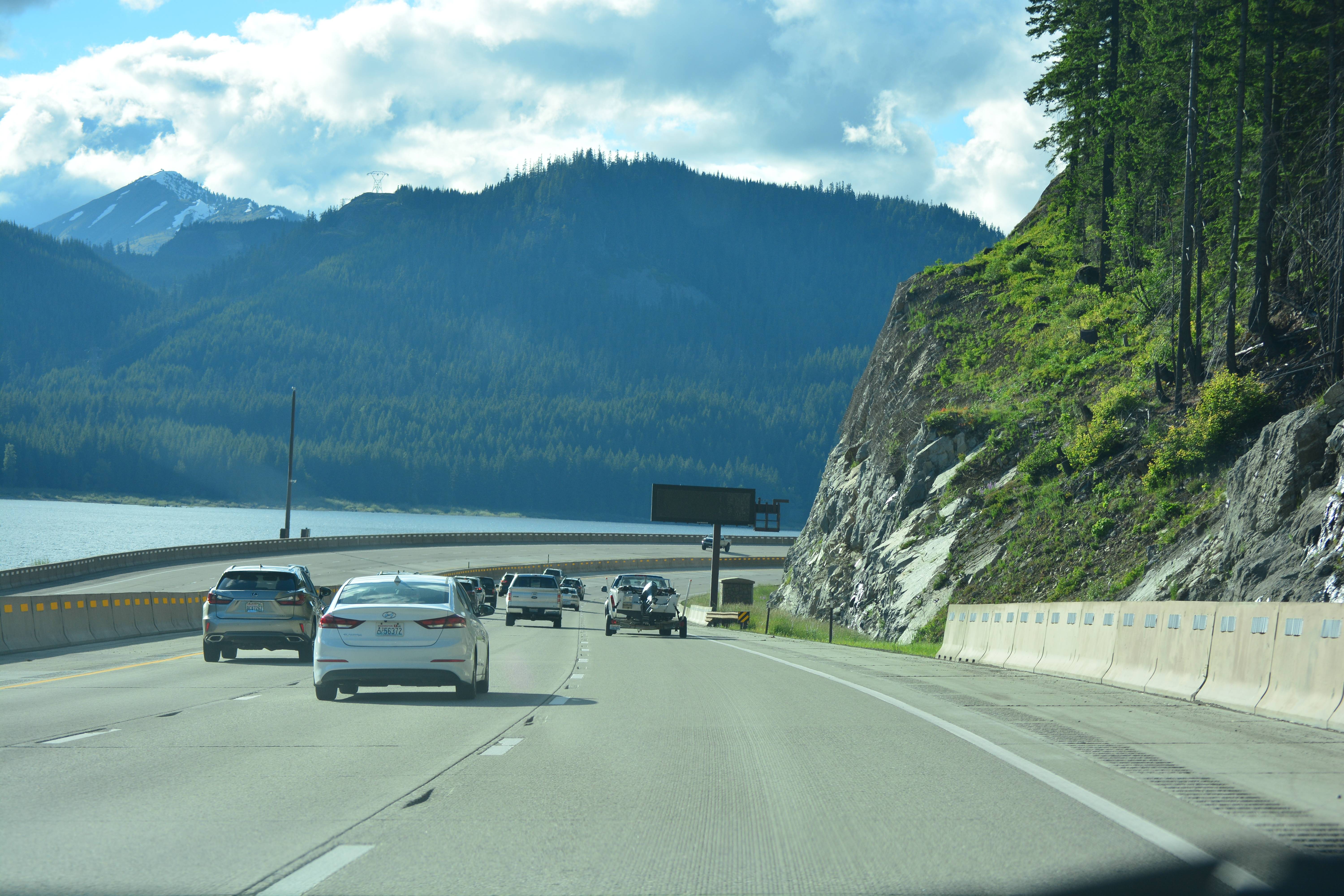 Interstate 90 Snoqualmie Pass, Washington - The Crown Jewel of Connectivity (Image Credits: Wikimedia)