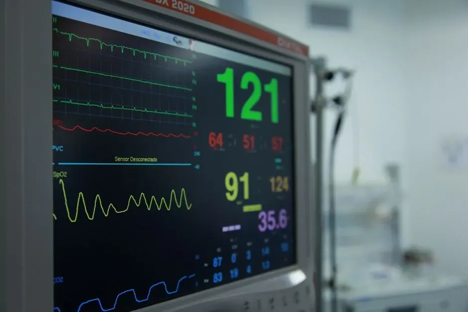 Is There Any Evidence for Conscious Awareness After the Heart Stops? (Image Credits: Pexels)
