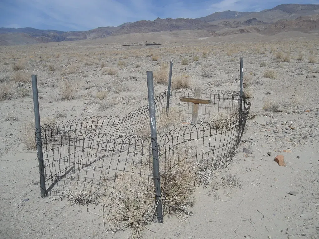 10. Unexpected Human Remains and Cemeteries in “Empty” Desert Tracts (Nels_P_Olsen, Flickr, CC BY-SA 2.0)