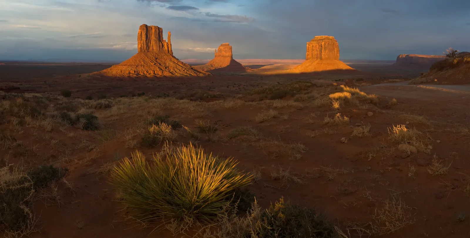 Monument Valley’s Stone Towers: Why Do They Still Stand? (By Christian Mehlführer, User:Chmehl, CC BY 2.5)
