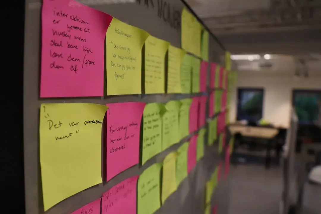 3. Post-it Notes: The “Failed” Glue That Was Too Weak (Image Credits: Unsplash)