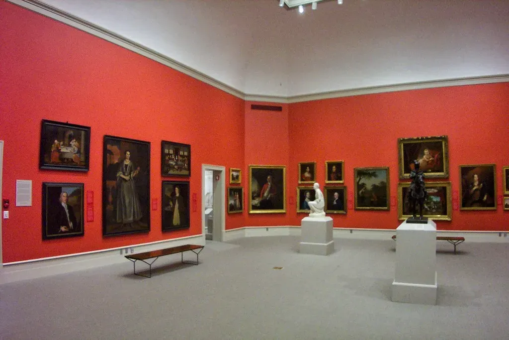 #11 - Curators Have Kept Known Forgeries on Display or in Storage on Purpose (Bill Badzo -, Flickr, CC BY-SA 2.0)