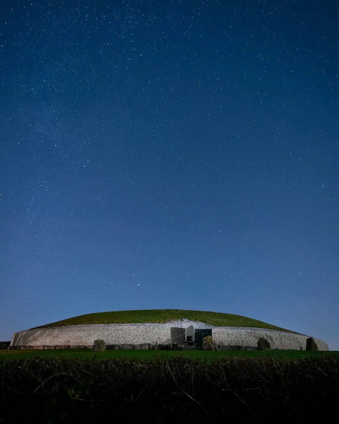 Newgrange and Stonehenge: Europe's Oldest Riddles (Image Credits: Unsplash)
