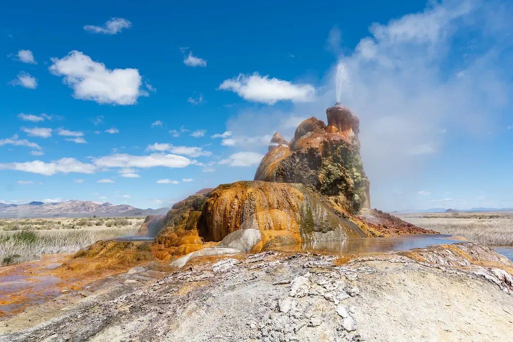 7. Fly Geyser, Nevada – A Surreal Alien Landscape Born From a Human Mistake (RuggyBearLA, Flickr, CC BY 2.0)