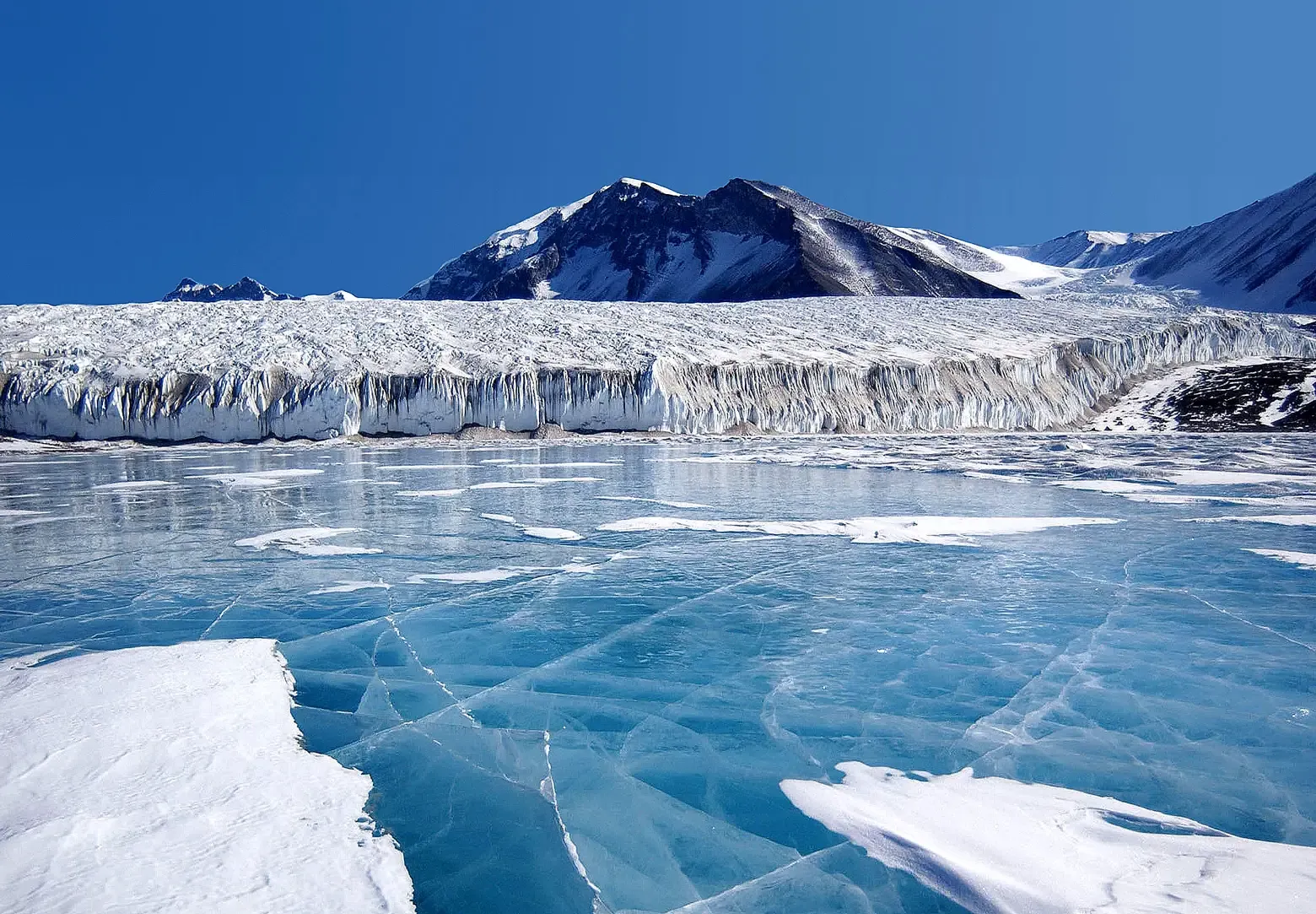 3. Filling and Re‑Flooding with Glacial Meltwater (By Joe Mastroianni, National Science Foundation, Public domain)