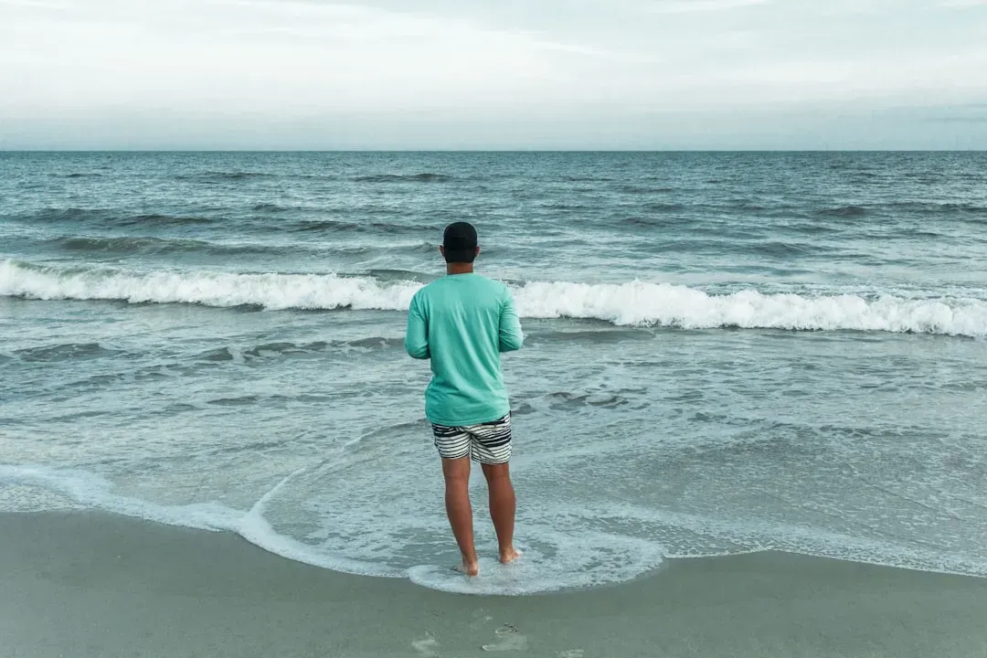 Wide Horizons, Soft Focus, and Mental Quiet (Image Credits: Unsplash)