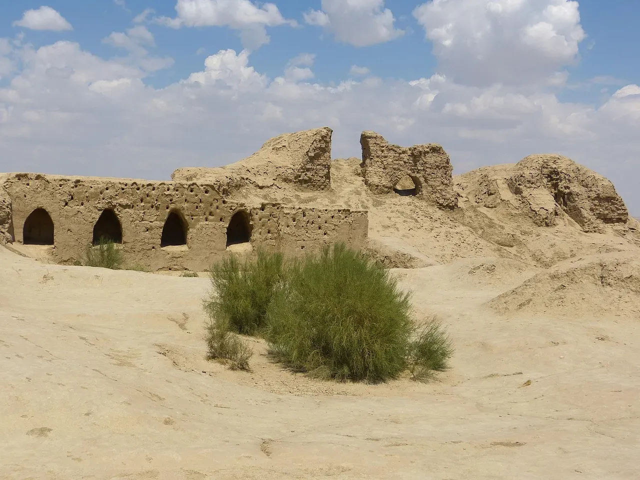 #1 - The Desert Fortress Trench That Vanished With Its Funding (Image Credits: Pixabay)