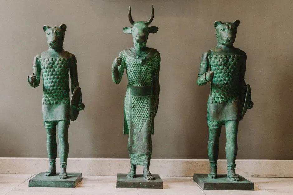 #10. "Ancient" Bronze Statues With Fresh Tool Marks and Modern Welds (Image Credits: Pexels)
