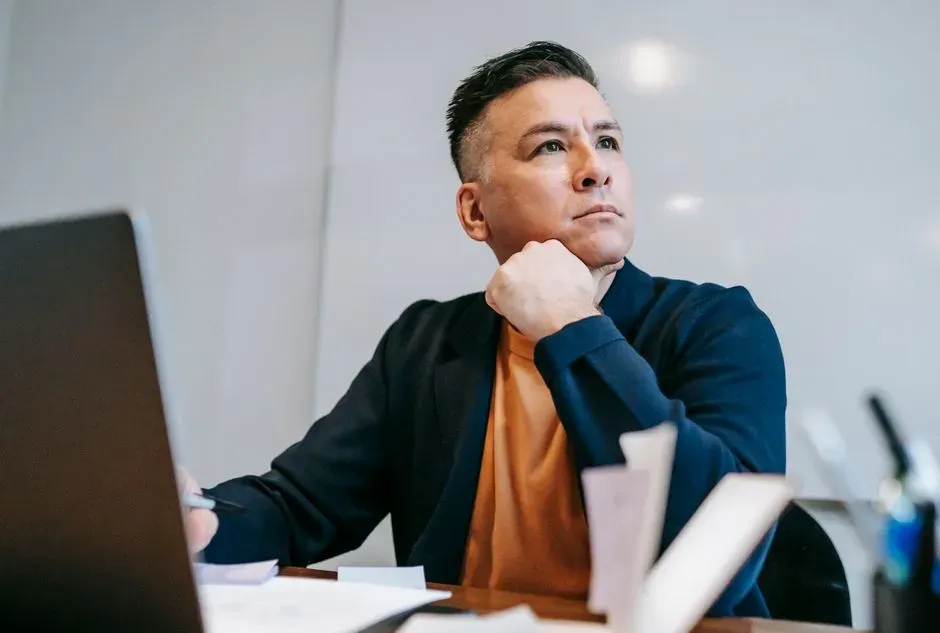 The Default Mode Network: The Storytelling Brain That Goes Quiet (Image Credits: Pexels)