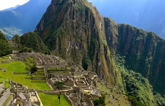 El Dorado – The City of Gold That Never Stops Moving (Image Credits: Rawpixel)