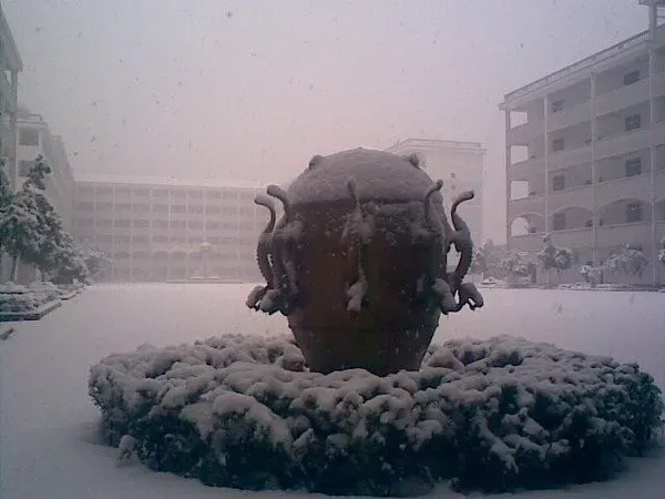 #6 - The Han Dynasty Seismoscope That Read Earthquakes From Hundreds of Miles Away (By Yuhan1012, Public domain)