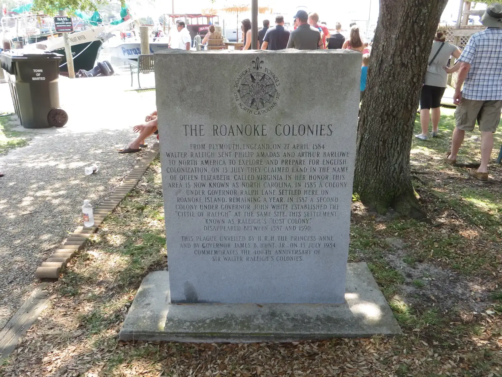 2. The Lost Colony of Roanoke: 115 People, Gone Without a Trace (Roanoke Colony Marker, Manteo, Roanoke Island, North Carolina, CC BY-SA 2.0)