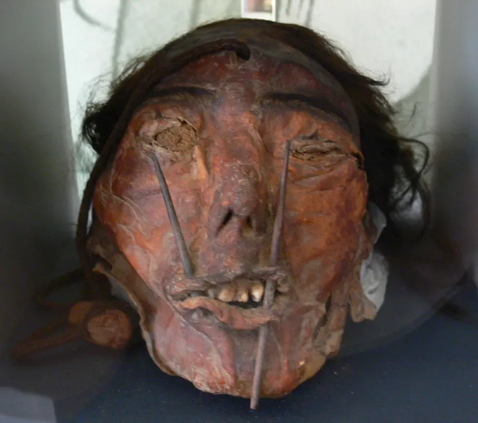 #13 - The Nazca "Trophy Heads" With Cord Holes (By User:Helvetiker, Public domain)
