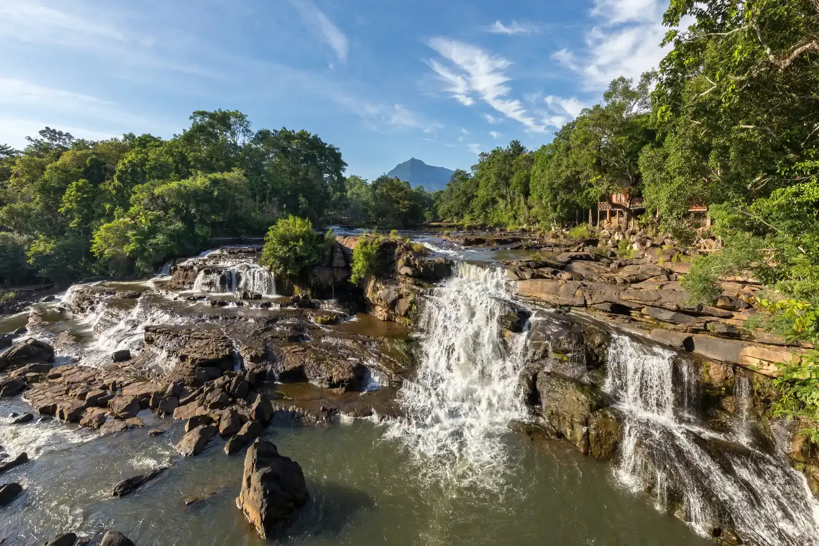 Mawsynram, India: Living Beneath a Permanent Waterfall (Image Credits: Wikimedia)