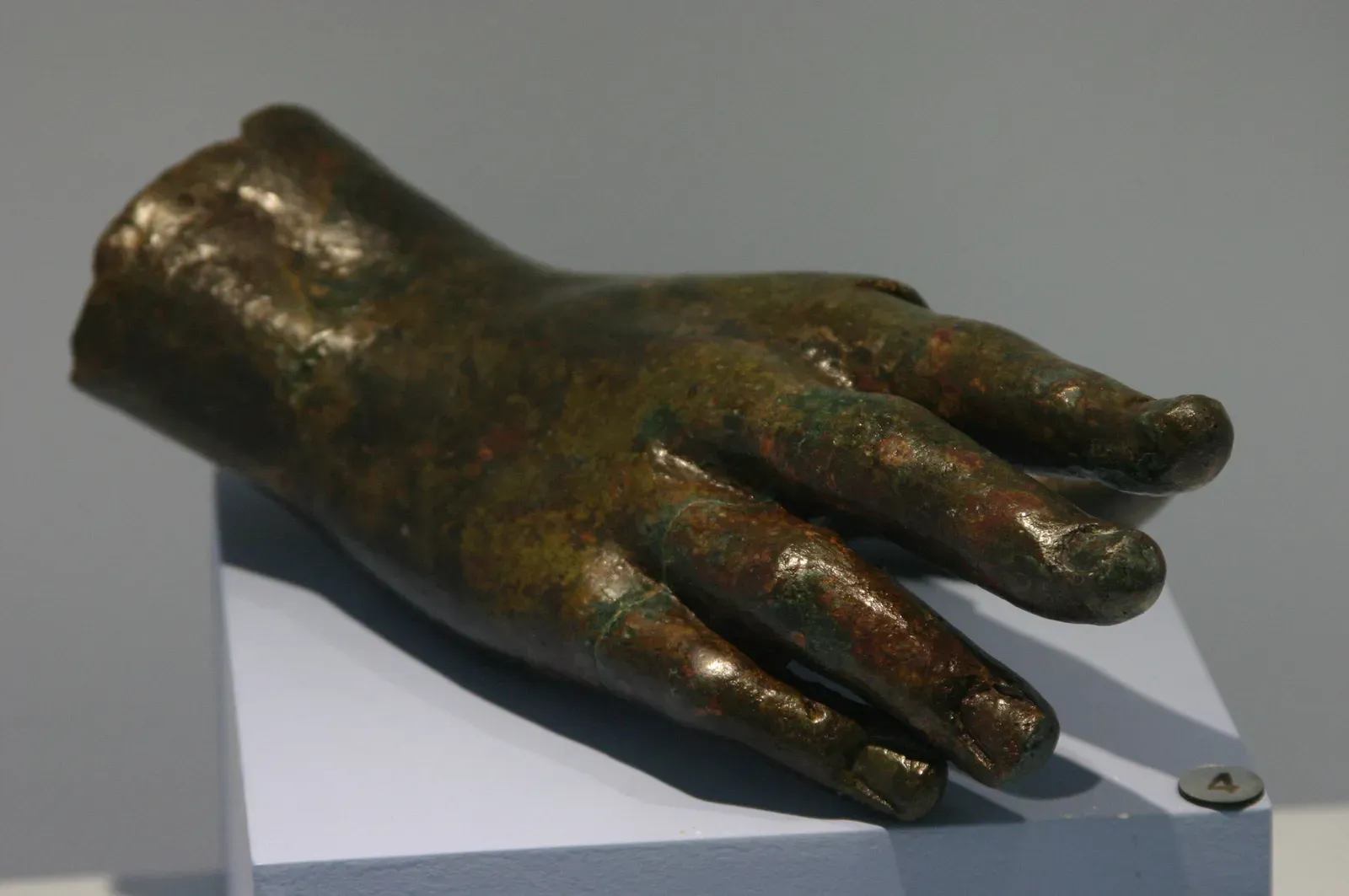 7. The Roman “Mystery” Hand With a Missing Body (By José Luiz, CC BY-SA 3.0)