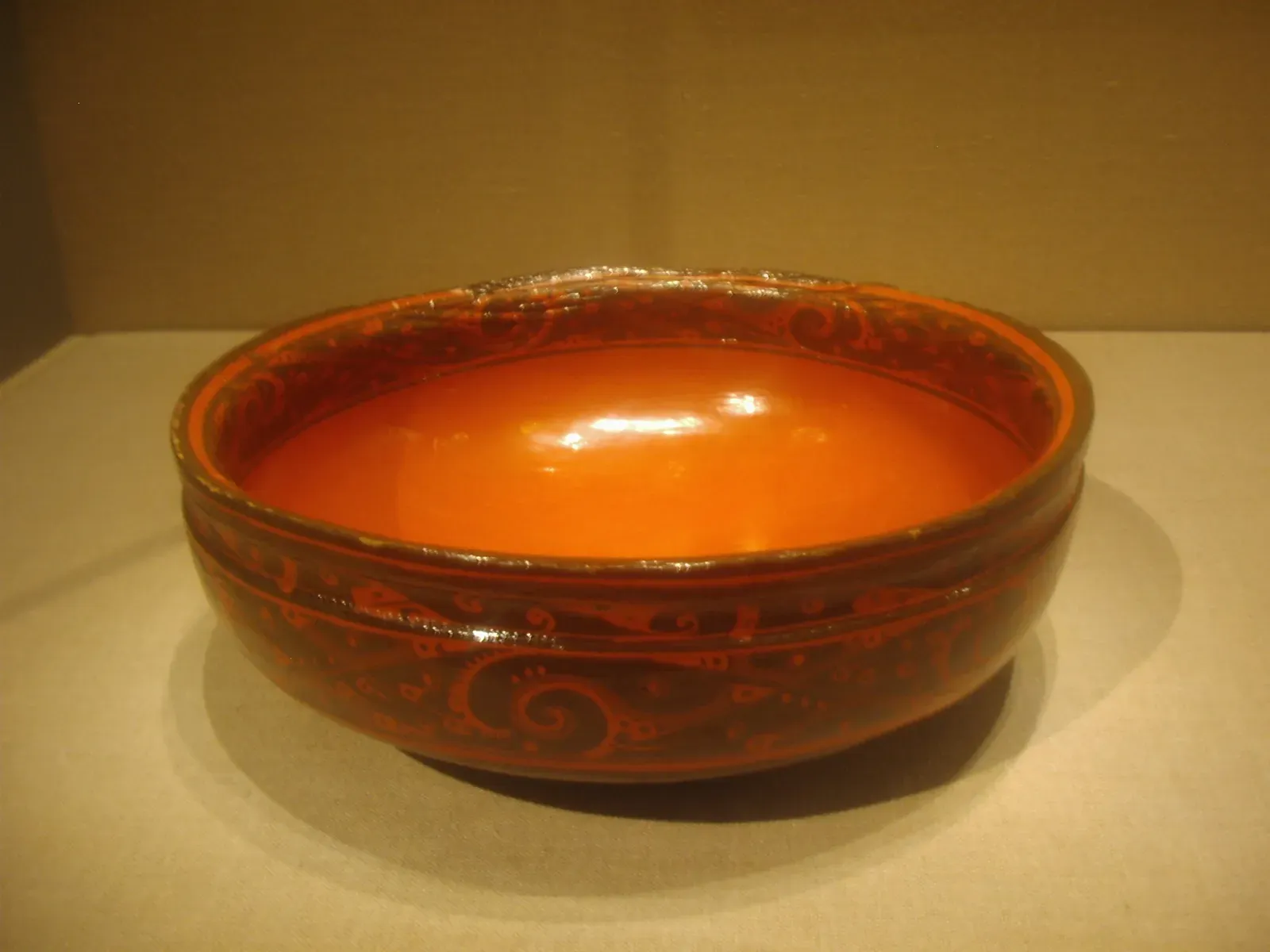 Chinese Han Dynasty Formula for Flexible, Brilliant Lacquerware (Image Credits: Wikimedia)