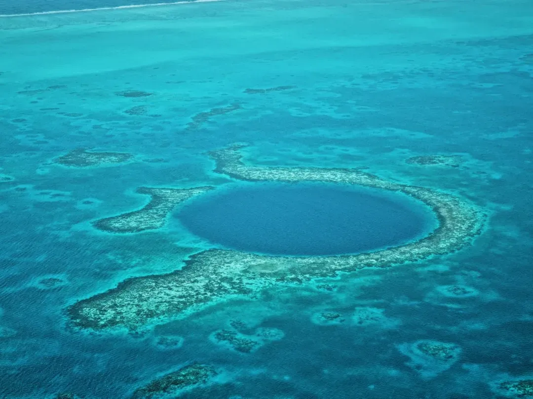 The Great Blue Hole, Belize (Image Credits: Unsplash)