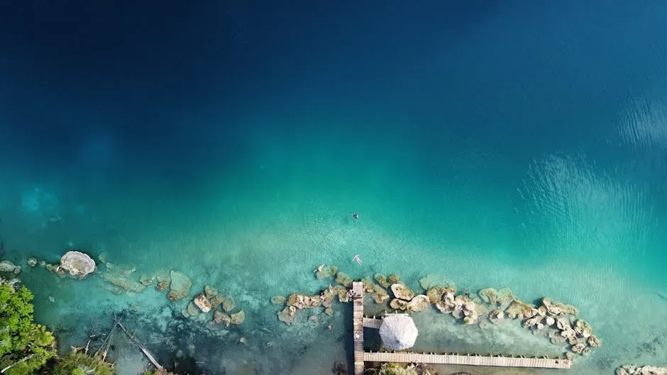 Torch Lake, Michigan – Caribbean Colors in the Midwest (Image Credits: Pexels)