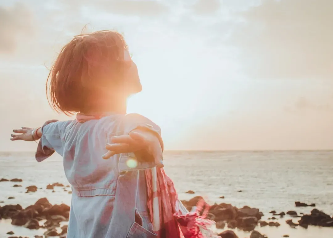 Why Understanding Brain Chemistry Can Make Happiness Feel Less Mysterious (Image Credits: Unsplash)