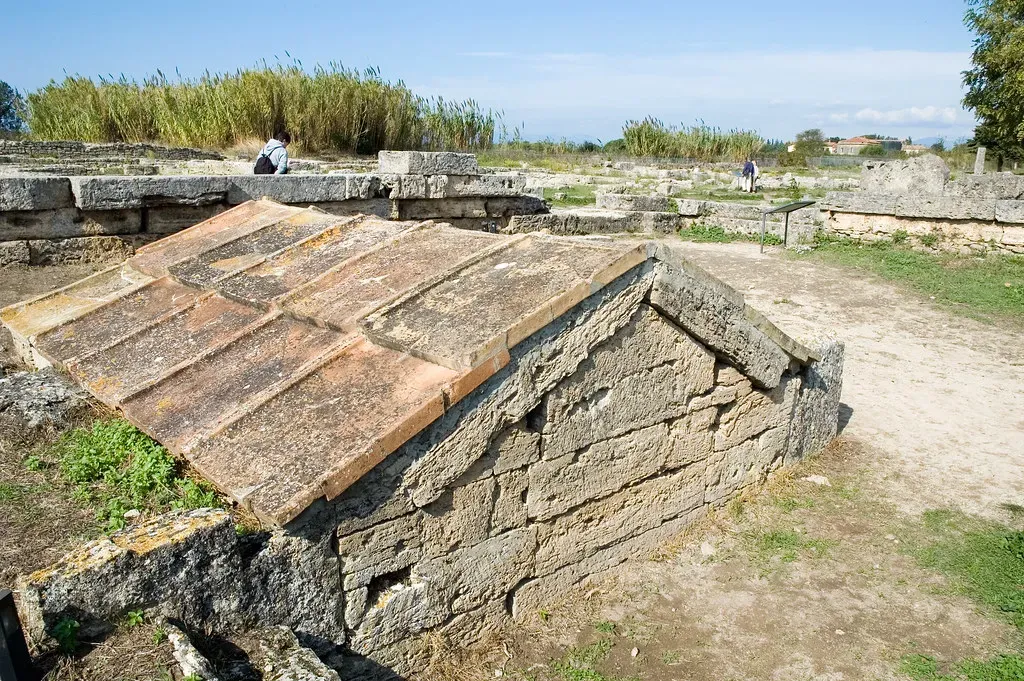 The Lost Temple Beneath a Busy Church (Paul and Jill, Flickr, CC BY 2.0)