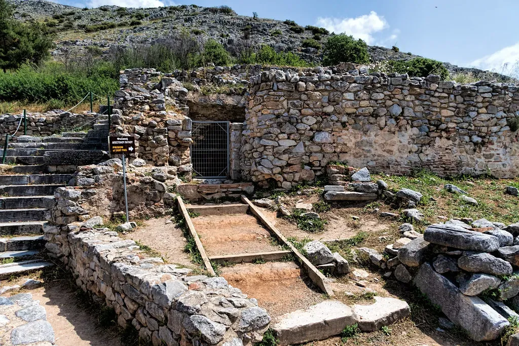 War, Power Struggles, and the Hidden Violence Behind Abandoned Monuments (Dan Lundberg, Flickr, CC BY-SA 2.0)